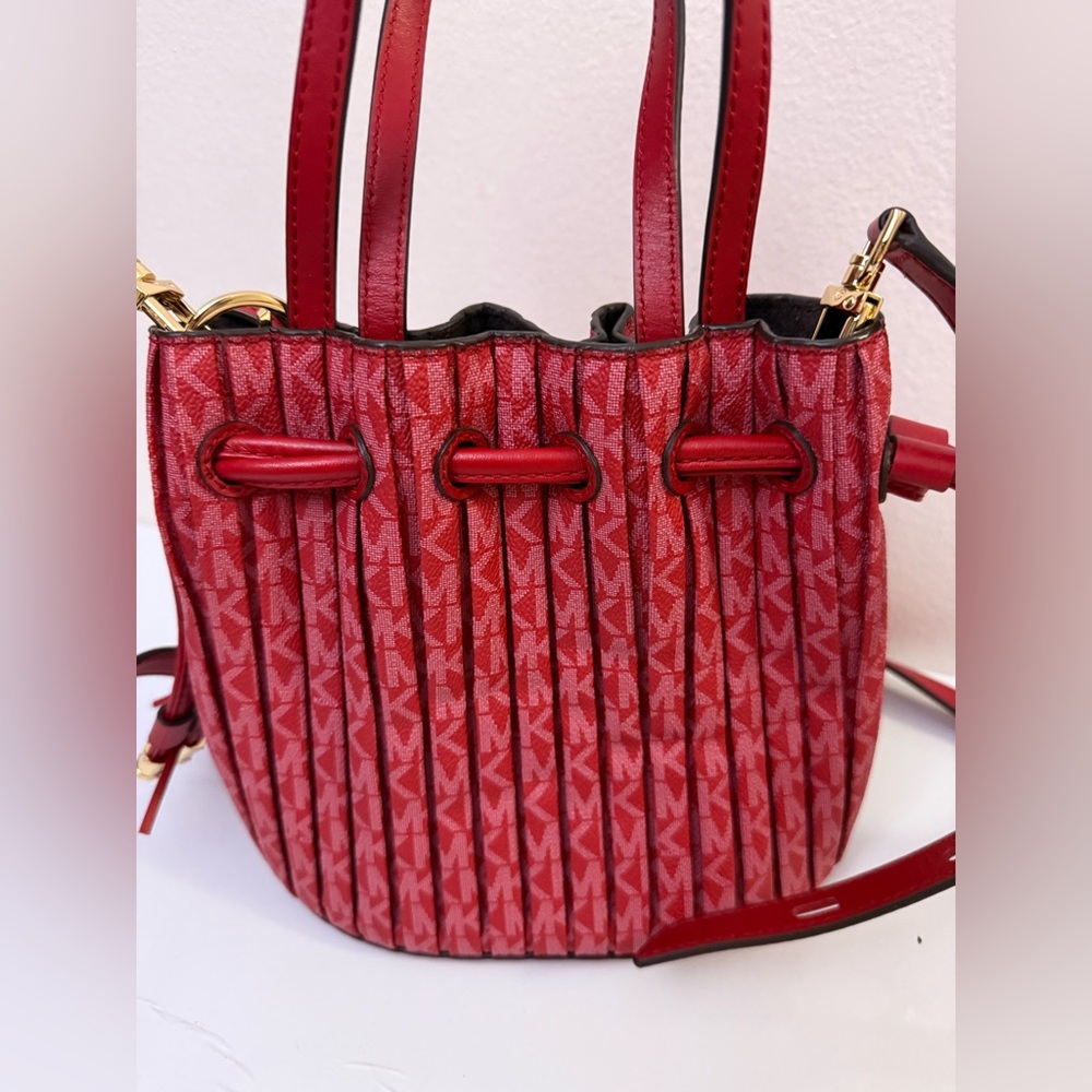 Michael Kors Willa Bucket‎ Bag EUC - Picture 4 of 11